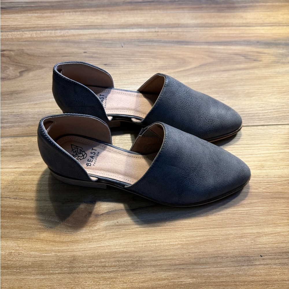 BEAST FASHION Charcoal Gray Flats